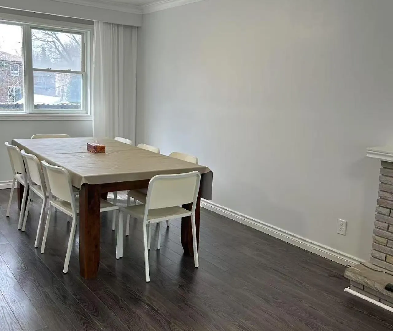 Finch Subway Room With Desk Light Queen Bed Near 401 Toronto